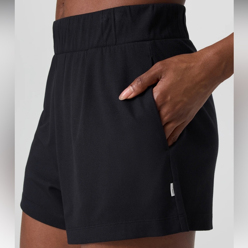 Vuori- Pose shorts